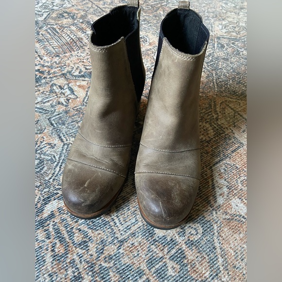 Sorel Wedge Boots - Picture 4 of 7